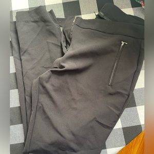 Black dress pants. Size M/L. Worn once.